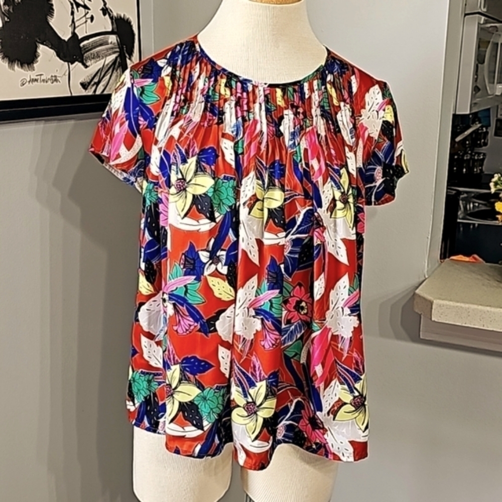 DOLAN adorable little blouse cap sleeves.  Gathered at the top. XS‎